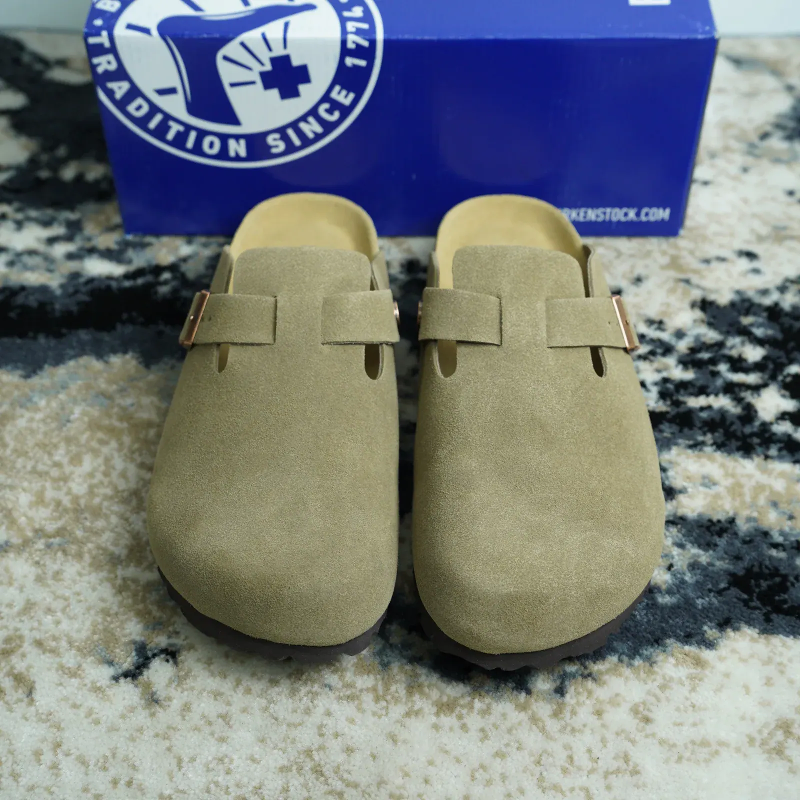 Boston Soft Bedding — Greyish Green