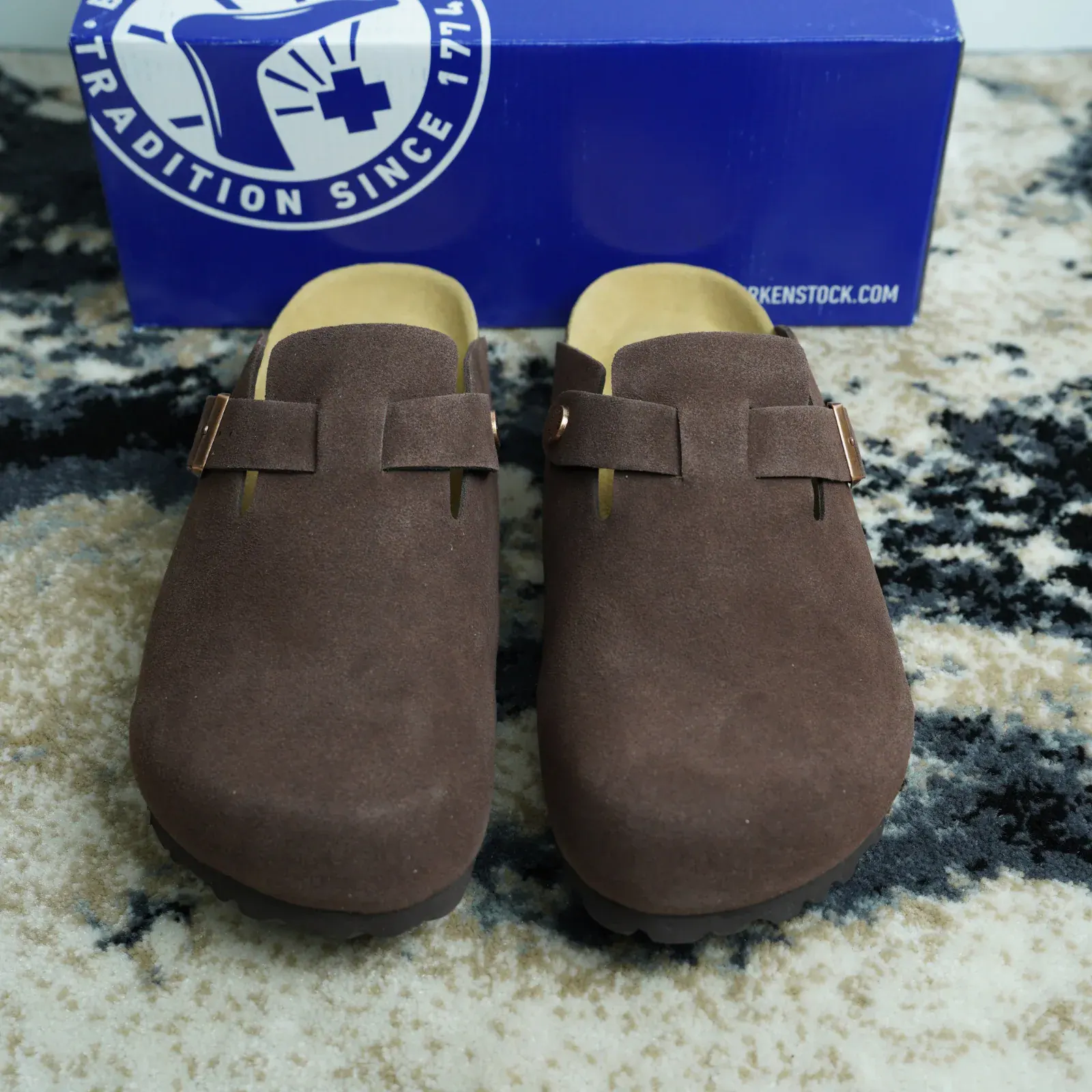Boston Soft Bedding — Mocha