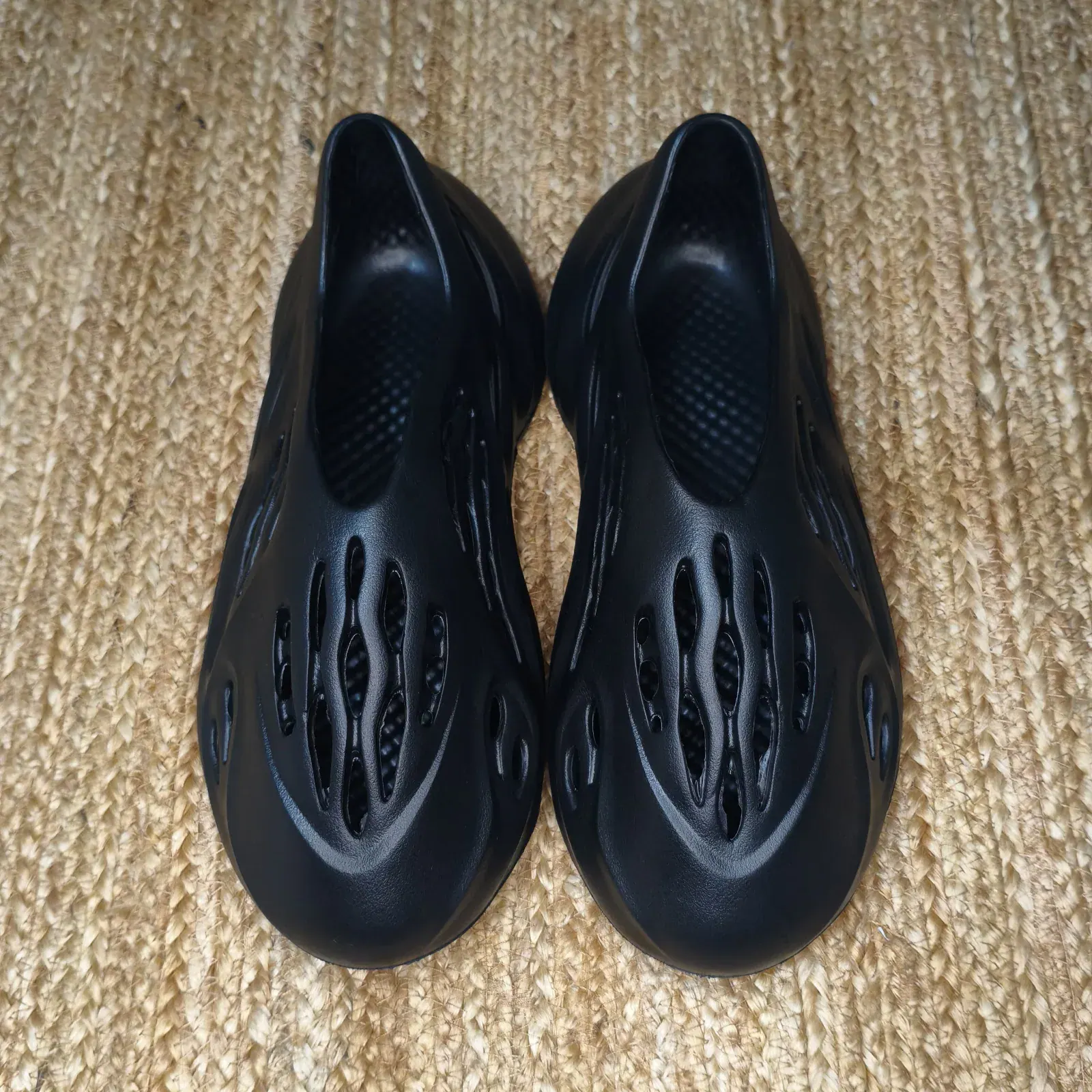 Foam Runner - Solid — Black