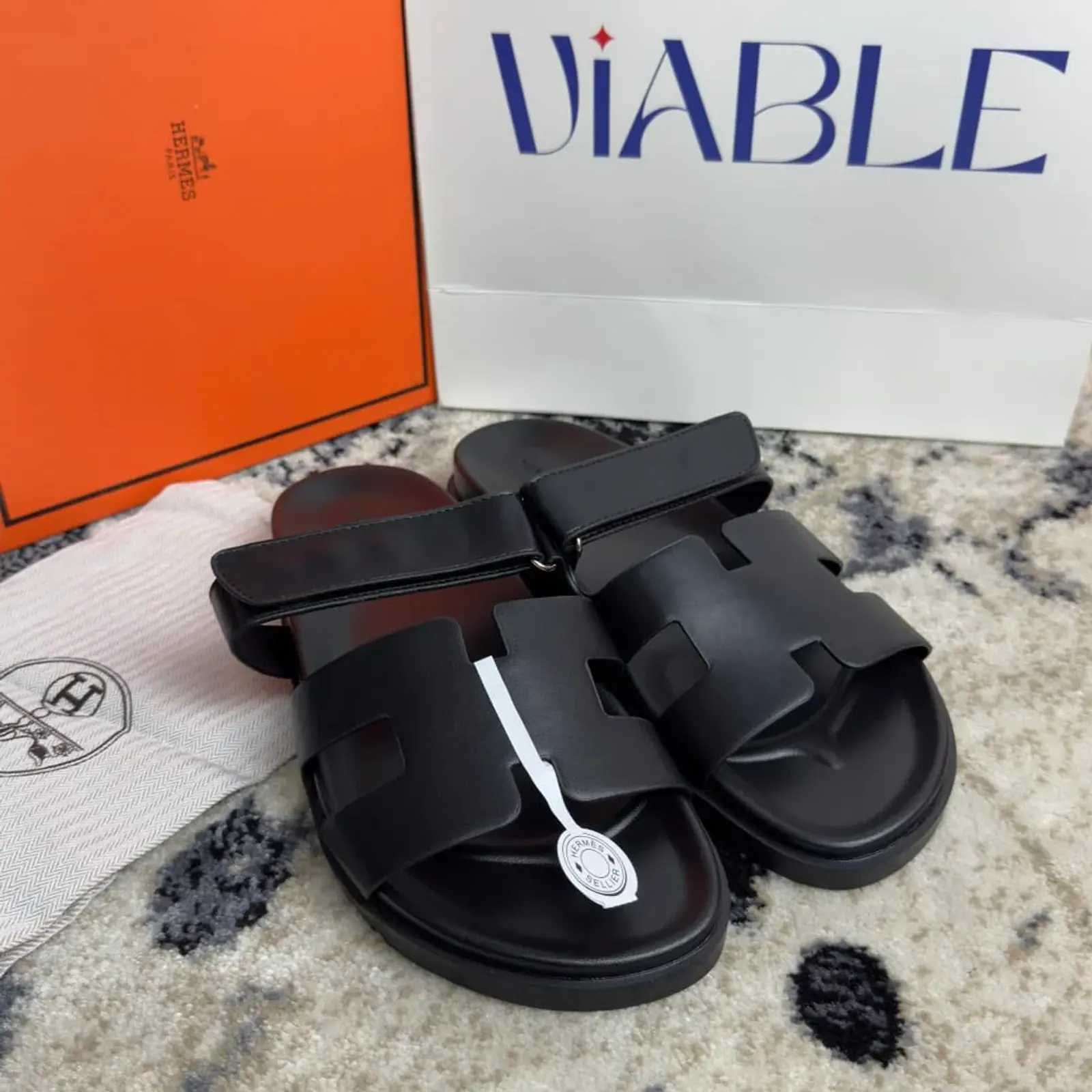 Chypre Solid — BLACK